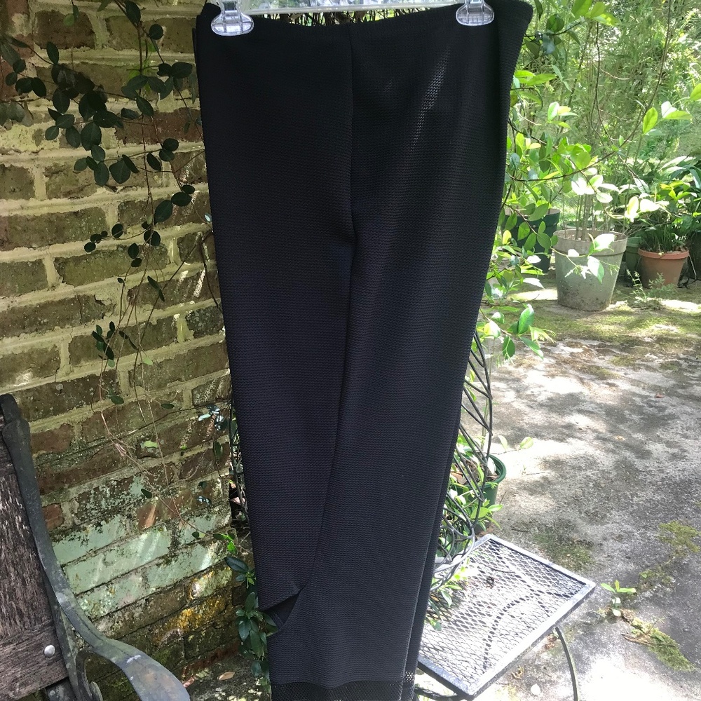 Artex Fashion- TEXTURED BLACK CROP PANTS RESORT- Size XL- EUC